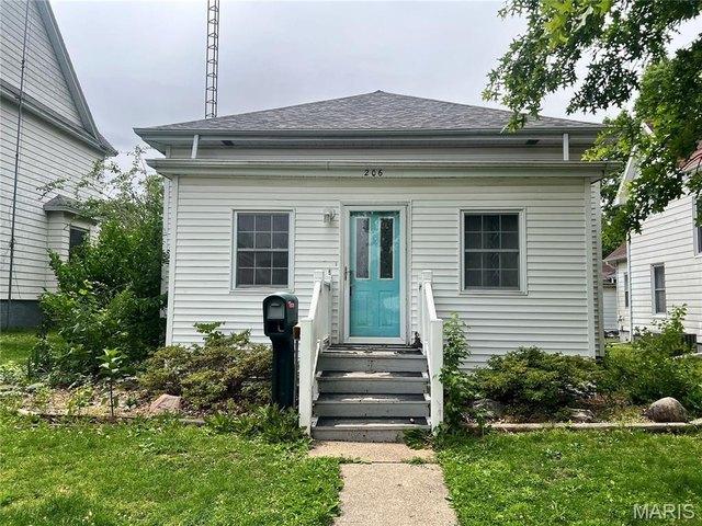 House for sale in Nokomis, Illinois