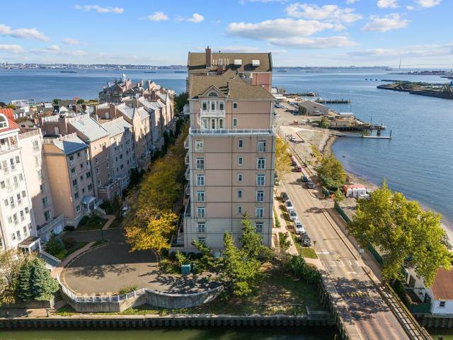Condo for sale in Hudson, New Jersey
