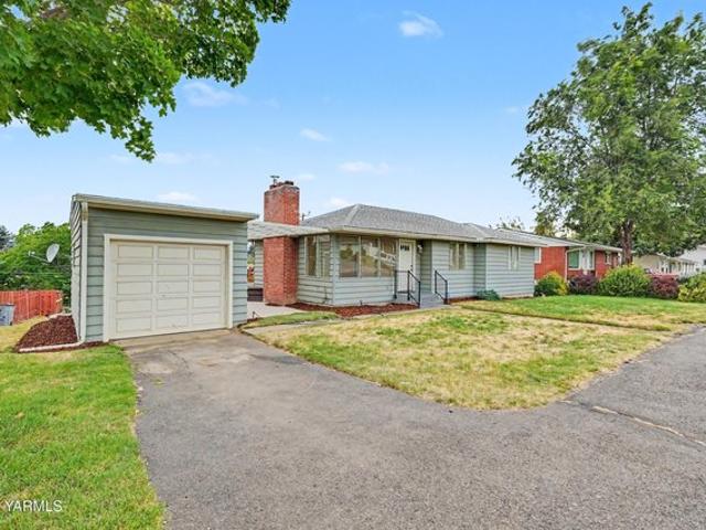 House for sale in Zillah, Washington