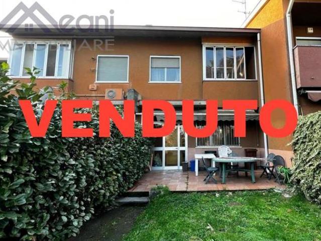 Villa Indipendente in vendita a Siziano, Lombardia