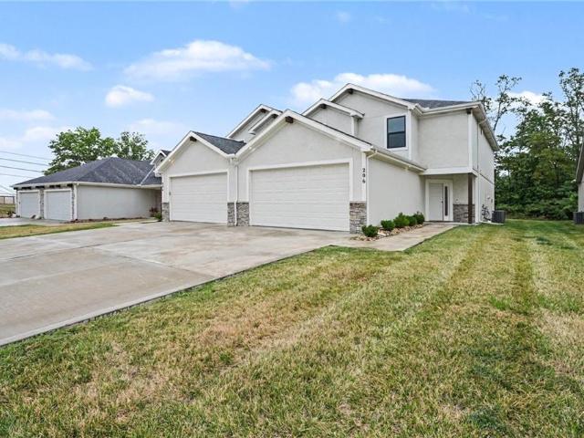 Townhouse for sale in Smithville, Missouri