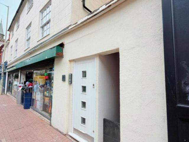 Apartment for rent in Dixons Green, West Midlands
