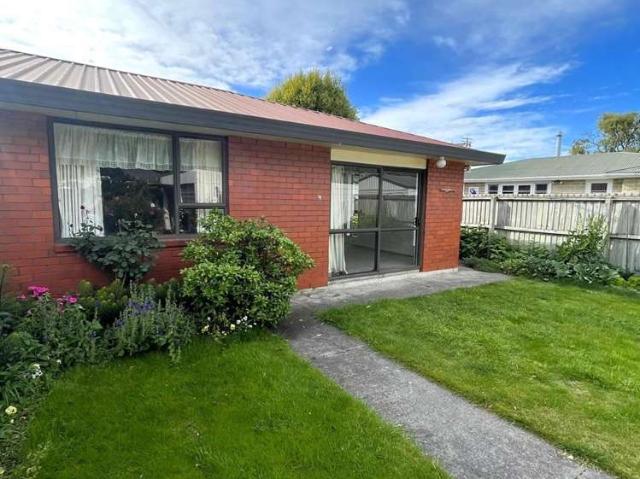 Apartment for rent in Chaslands, Canterbury