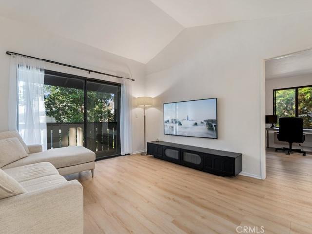 Condo for sale in River Oaks Apartments, Lake Forest
