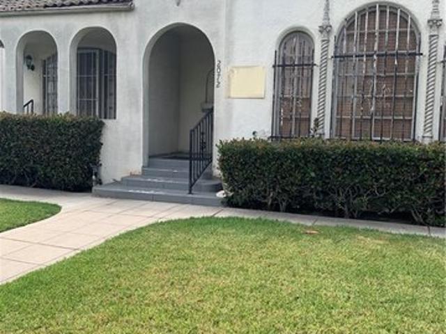 Townhouse for sale in Canoga Park, California