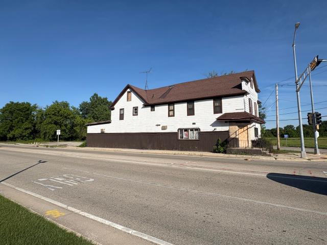 Commercial for sale in Lannon