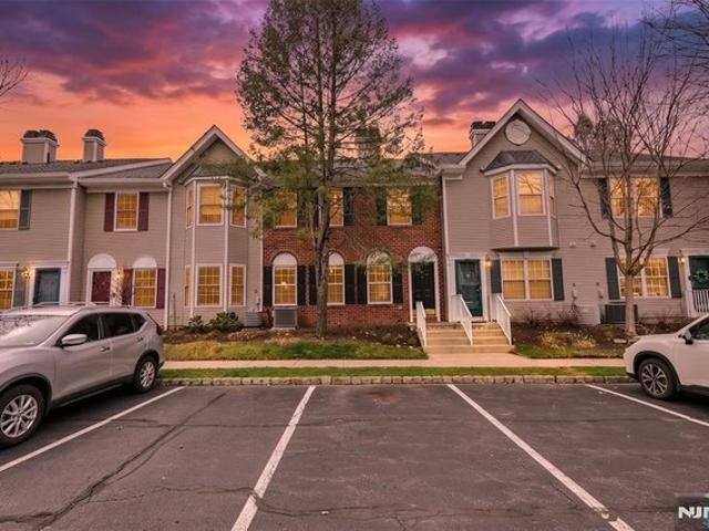 Condo for sale in Mahwah, New Jersey