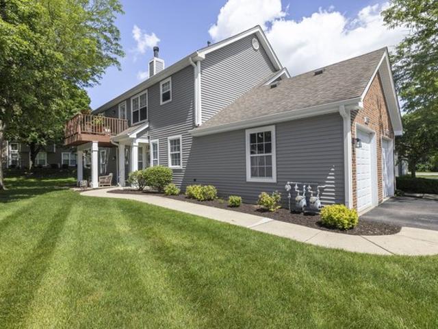 Townhouse for sale in Mchenry, Illinois
