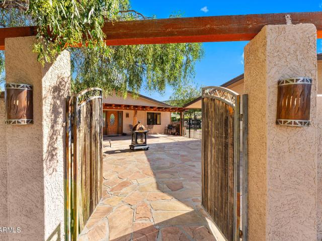 House for sale in Black Canyon City, Yavapai County