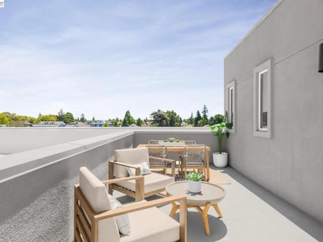 Condo for sale in Alameda, California