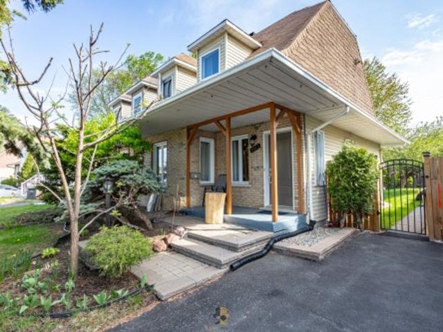 House for sale in Chomedey, Laval (région administrative)