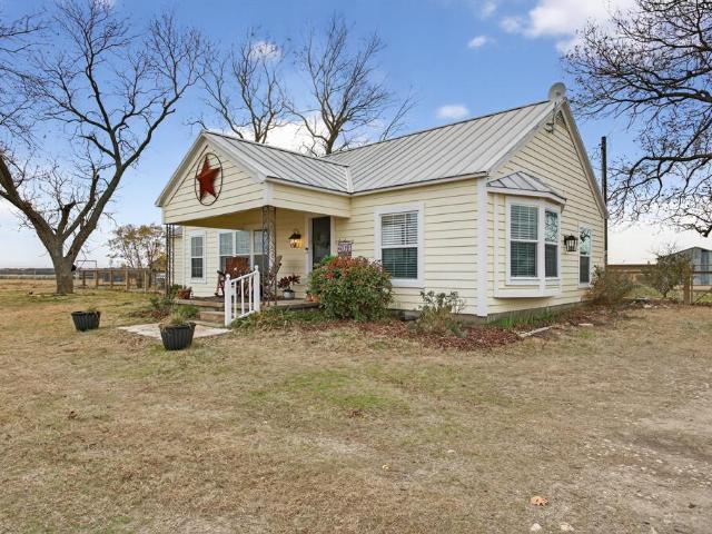House for sale in Valley View, Texas
