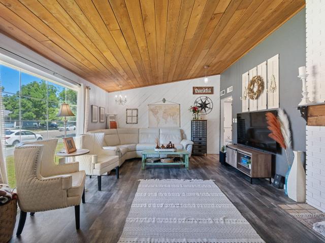 House for sale in Shasta, California