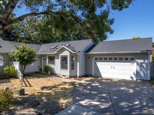 Townhouse for sale in Oregonia