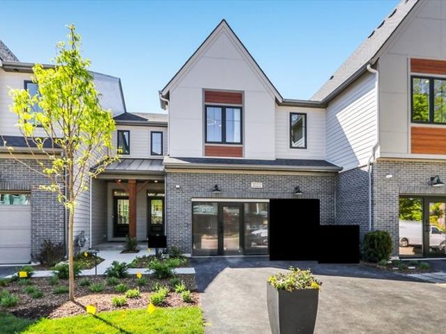 Townhouse for sale in Naperville, Illinois