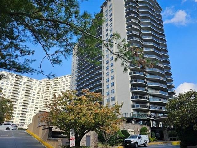 Condo for sale in Fort Lee, New Jersey