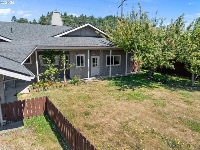 Townhouse for sale in Reedsport