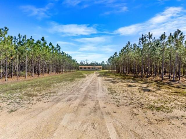 House for sale in Suwannee, Florida