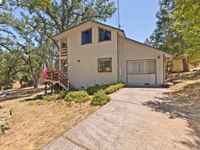 House for sale in Groveland, California