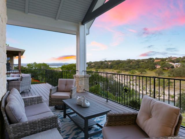 House for sale in Canyon Lake
