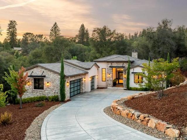 House for sale in Applegate, California
