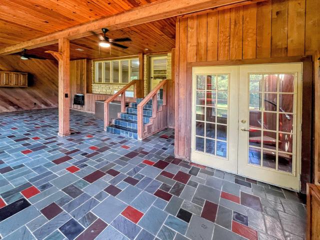 House for sale in Whiteside, Illinois