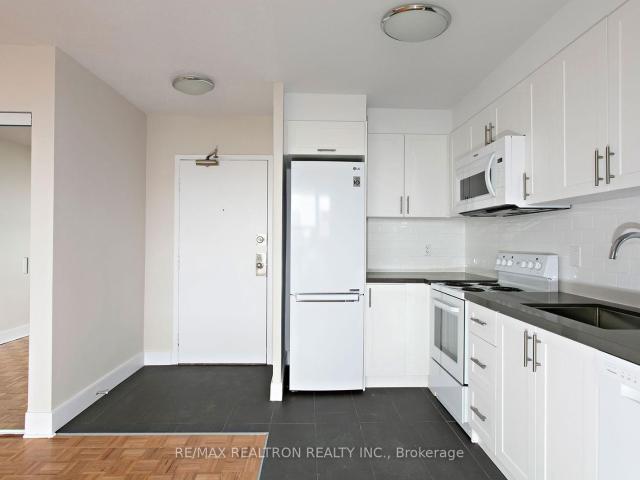 Condo for rent in Toronto, Golden Horseshoe