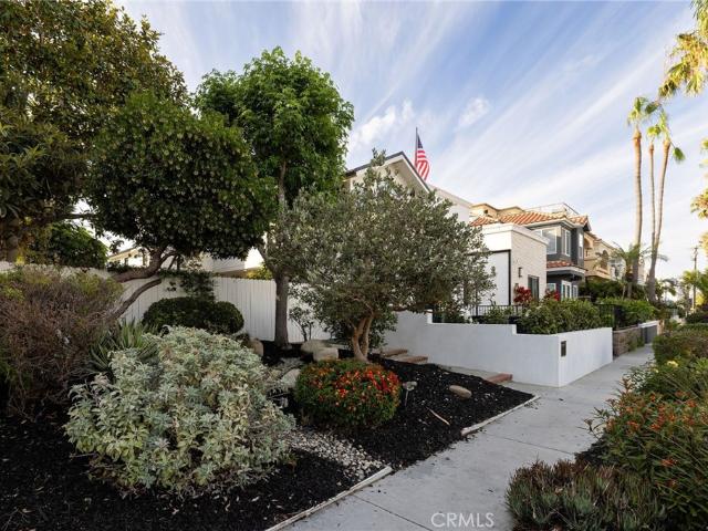 House for sale in Huntington Beach, California