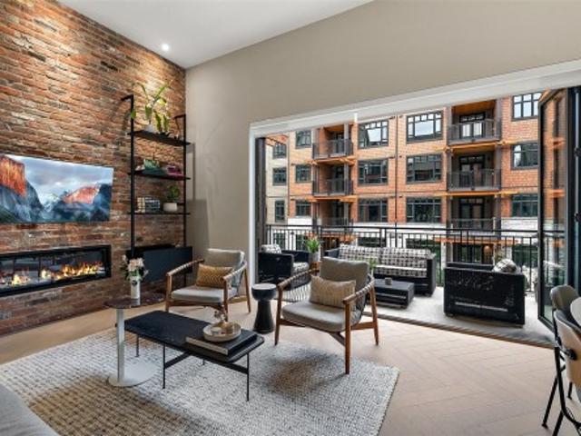 Property for sale in Esquimalt, Capital Regional District