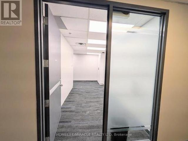 Commercial for rent in Mississauga, Ontario