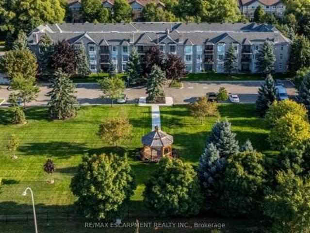 Condo for sale in Ancaster, Ontario
