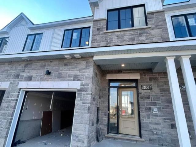 Townhouse for rent in Mulhurst Bay, Ontario