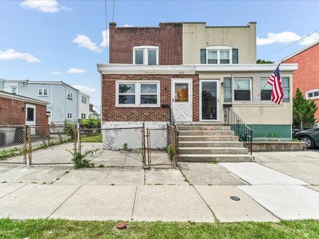 Townhouse for sale in Delco, Pennsylvania