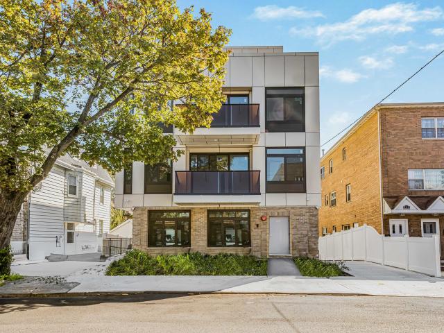 Condo for sale in Arverne, New York