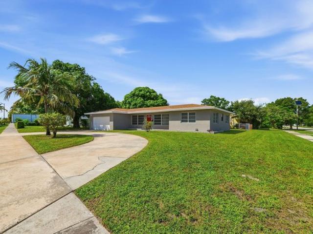 House for sale in Lake Park, Palm Beach County