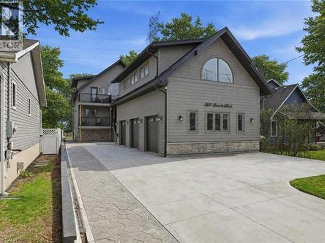 House for sale in Ancaster, Ontario
