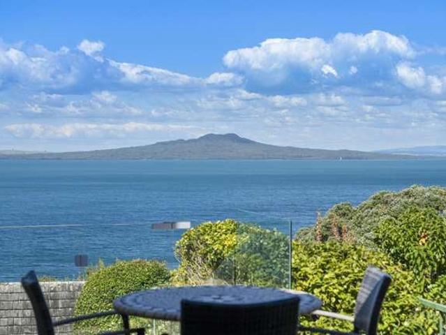 House for sale in Whangaparaoa