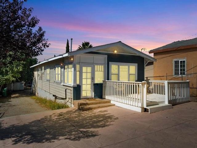 Townhouse for sale in San Ysidro, California