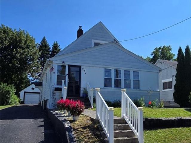 House for sale in Jamesville, New York