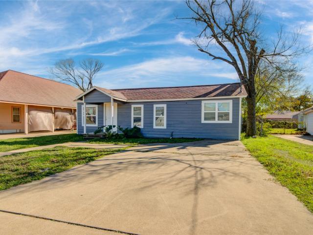 House for sale in Clute, Texas