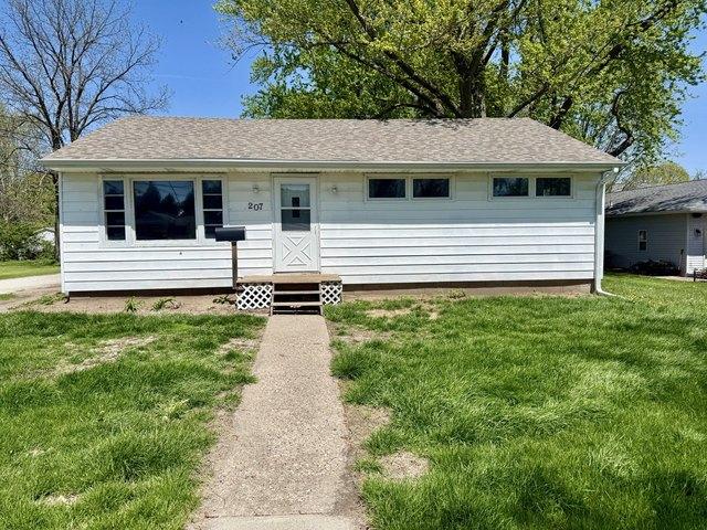 House for sale in Cambridge, Illinois