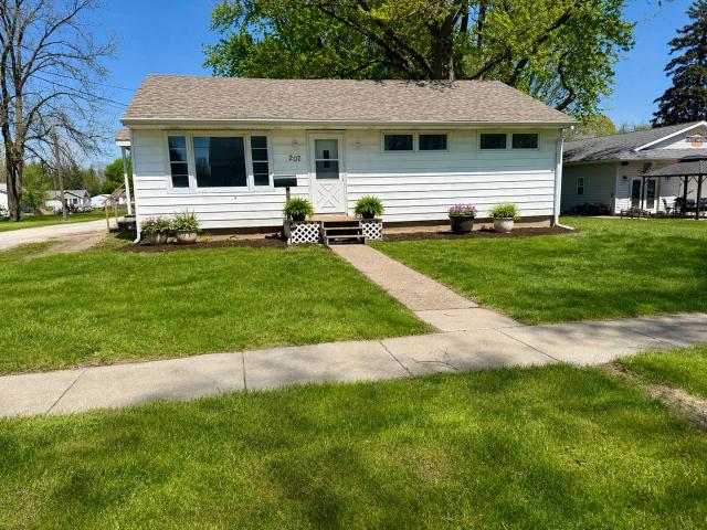 House for sale in Cambridge, Illinois