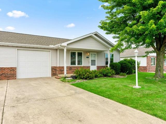 House for sale in Washington, Illinois