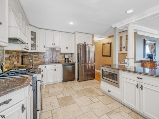 House for sale in Cedar Grove, New Jersey