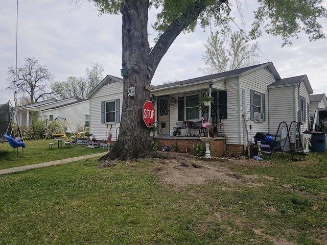 House for sale in Henderson, Texas