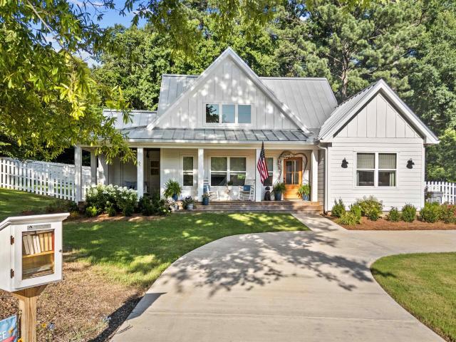 House for sale in Columbiana, Alabama