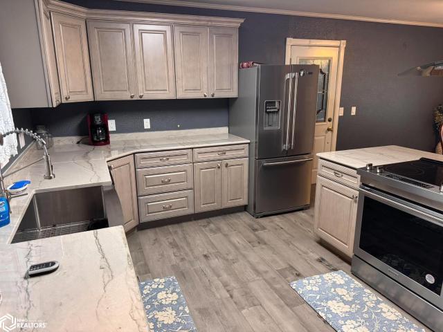House for sale in Hamilton, Hancock County