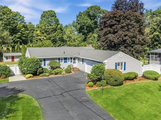 House for sale in Easthampton, Hampshire County