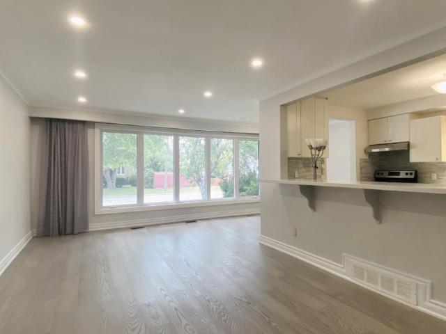 House for rent in Beverley Acres, Richmond Hill