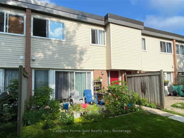 Condo for sale in Aurora, Golden Horseshoe
